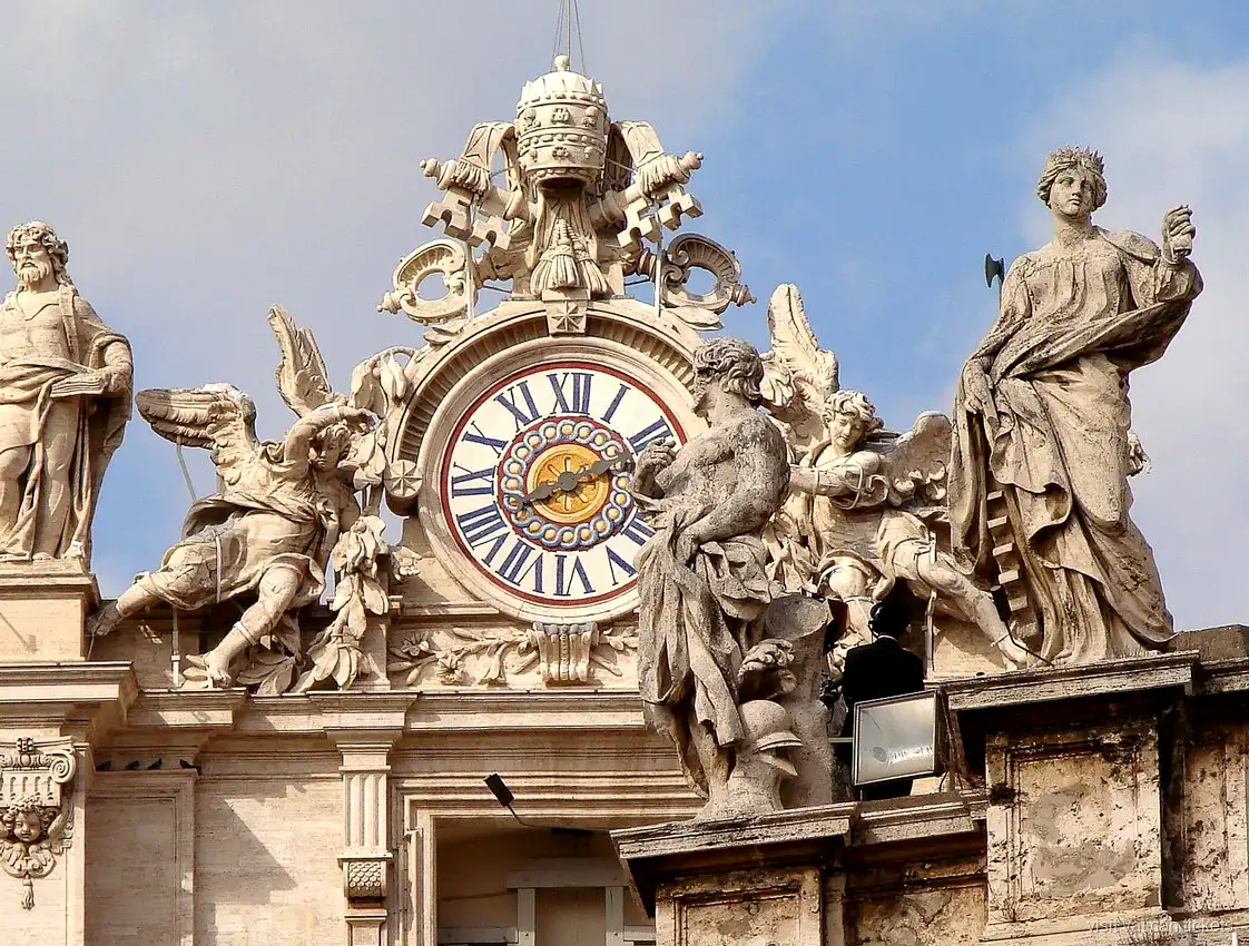 Tombe delle Grotte Vaticane nel tour della Basilica di San Pietro