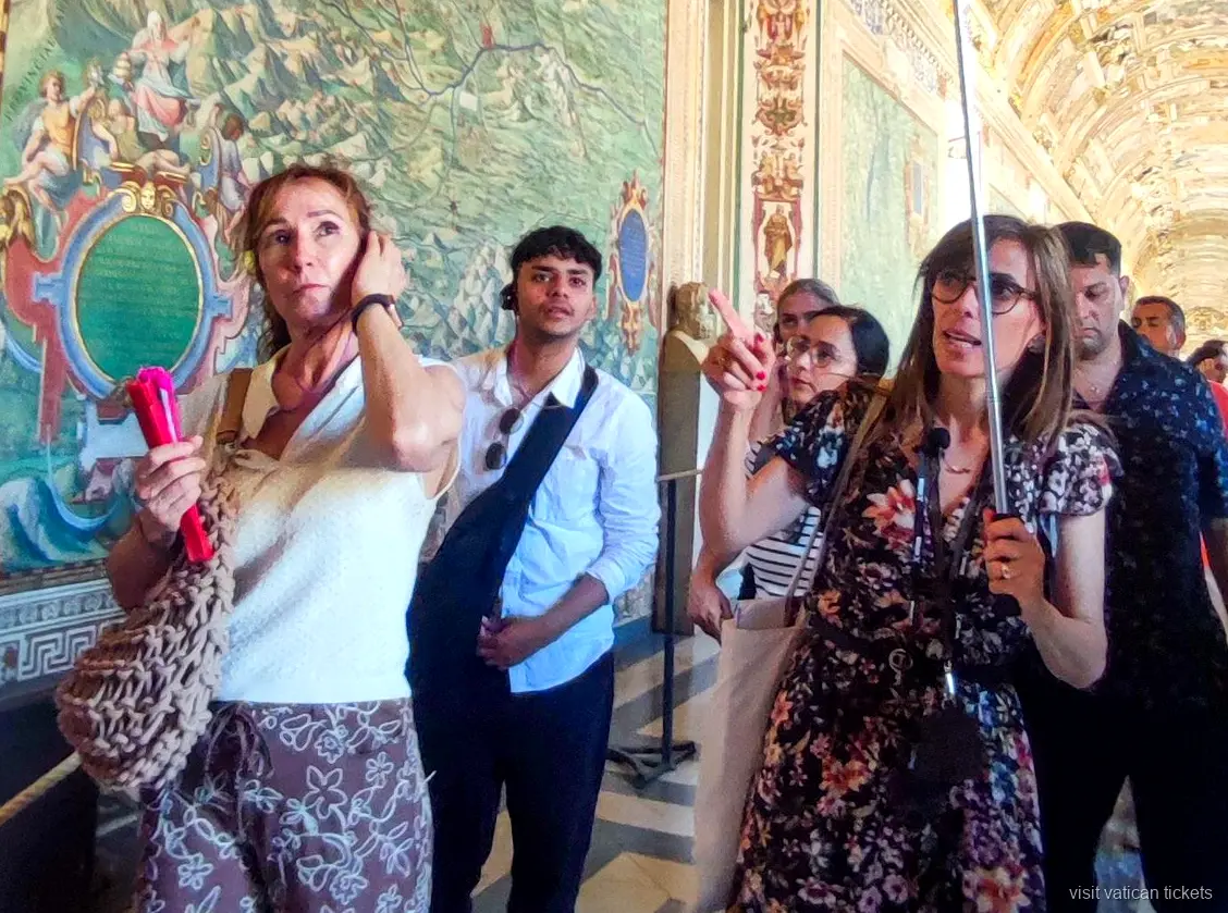 Sala de escultura grecorromana en el tour de los Museos Vaticanos